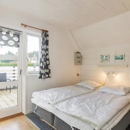 6 Person Holiday In Bogense