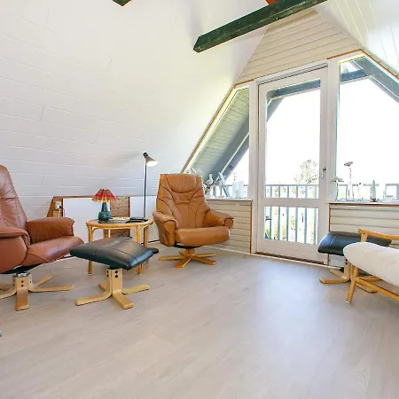 Дом отдыха 6 Person Holiday In